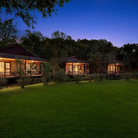 Tigerland Safari - A Lemon Tree Resort, Chitwan, Nepal Patlahara Экстерьер фото