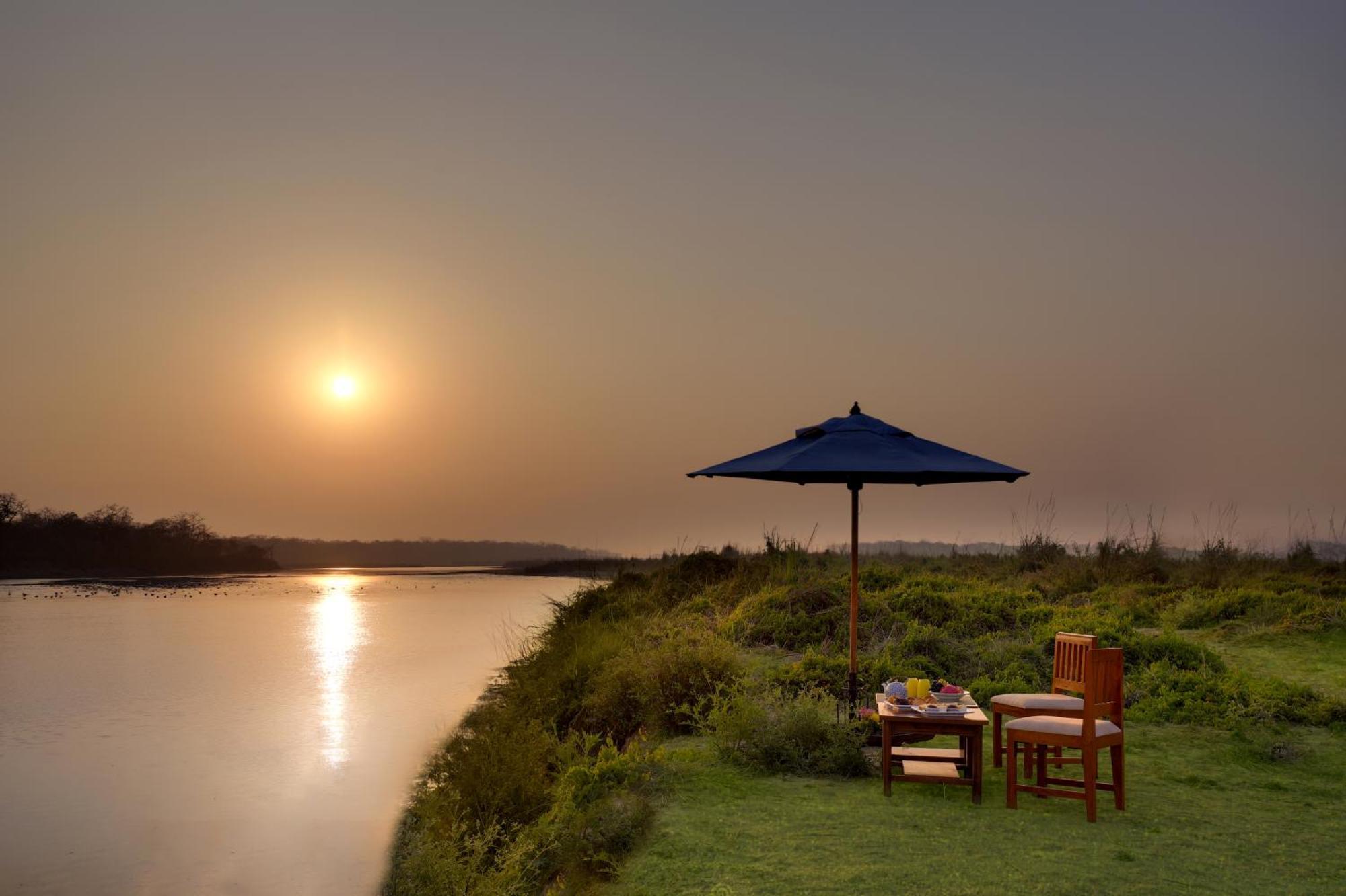 Tigerland Safari - A Lemon Tree Resort, Chitwan, Nepal Patlahara Экстерьер фото