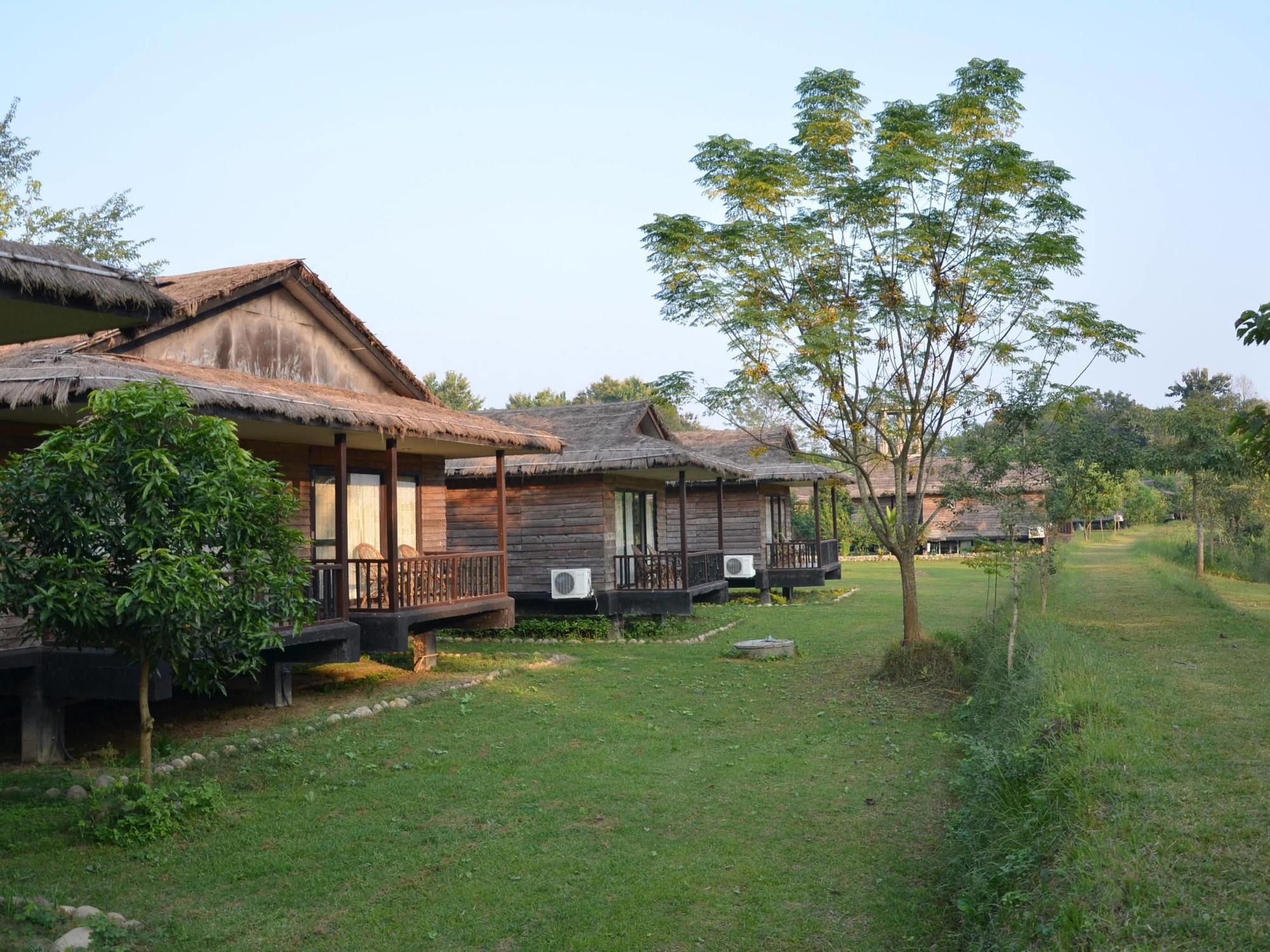 Tigerland Safari - A Lemon Tree Resort, Chitwan, Nepal Patlahara Экстерьер фото